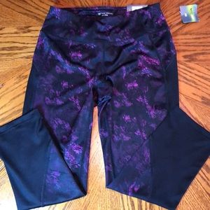 NWT Tek Gear Capri Leggings XS